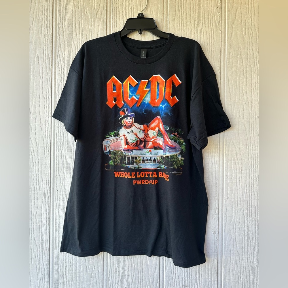 NWOT AC/DC Graphic T-Shirt